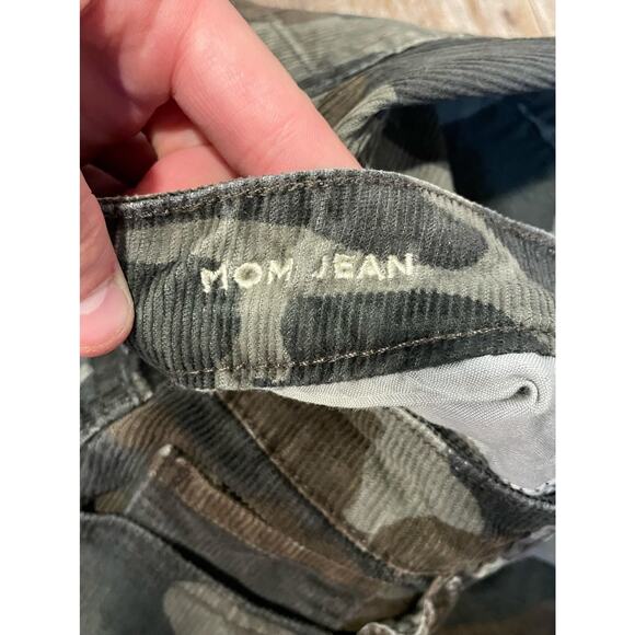 American Eagle Womens Camo Mom Jean Size 26/27 - Picture 4 of 12